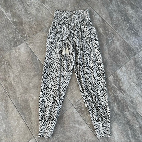 Aerie smocked lounge pants - Picture 2 of 8